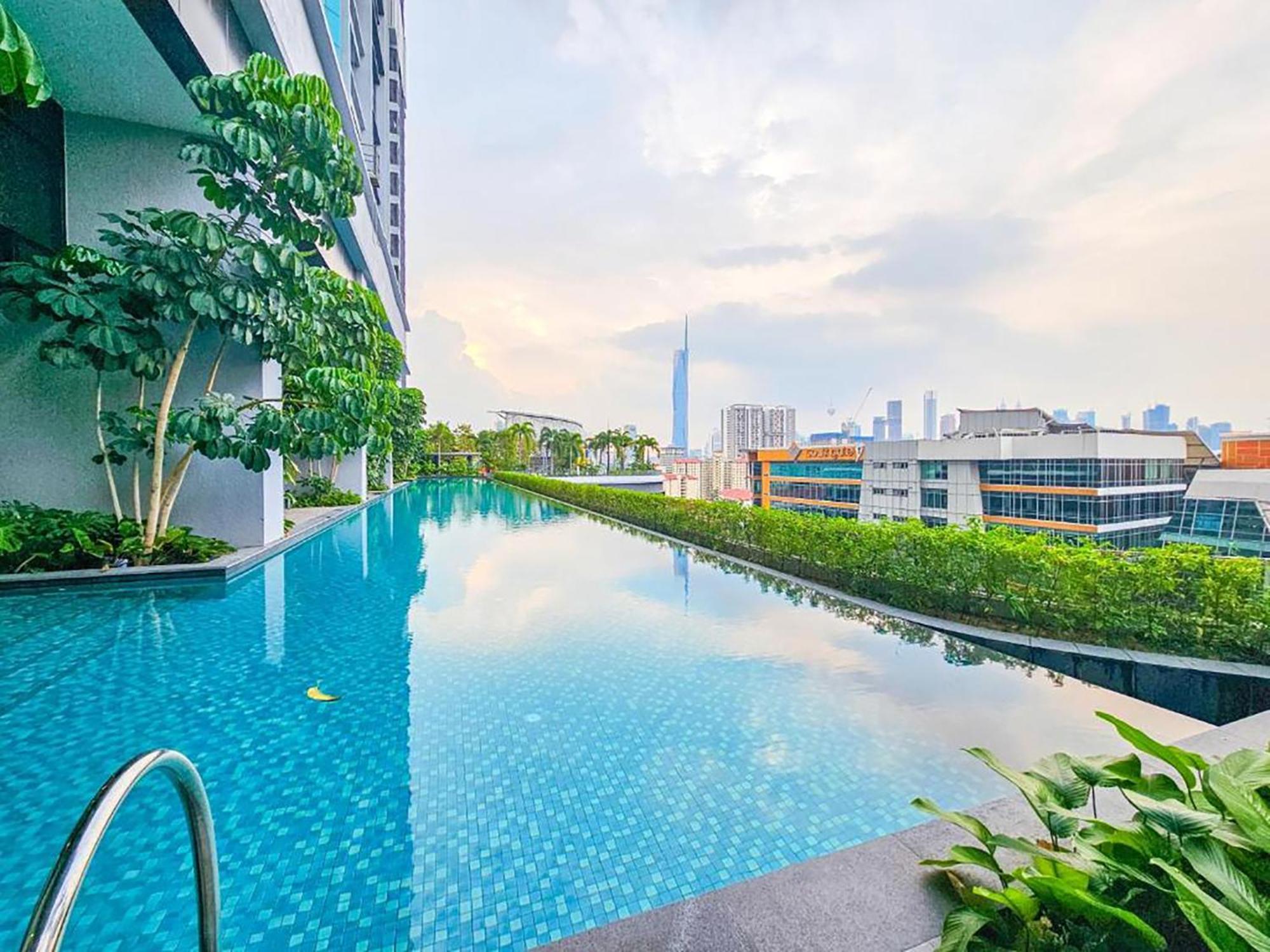 Skyscraper 65 Kl Highest Outdoor Bathtub Luxury Lavish Designer Suite Penthouse Lv65 Куала-Лумпур Екстер'єр фото