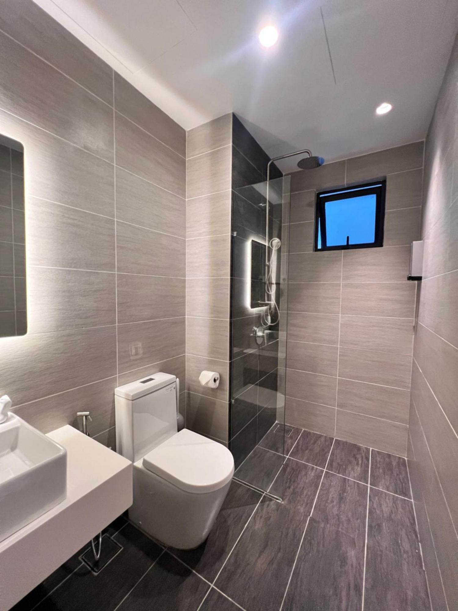 Skyscraper 65 Kl Highest Outdoor Bathtub Luxury Lavish Designer Suite Penthouse Lv65 Куала-Лумпур Екстер'єр фото